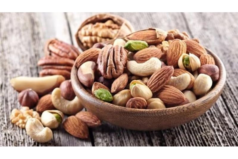 Smart Snacking: Foods That Lower Heart Attack Risk