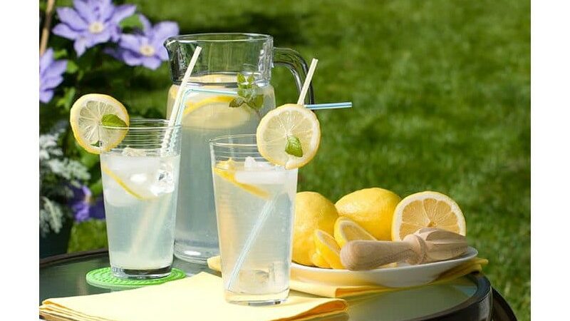 Summertime Lemonade: 5 Ways It Keeps You Refreshed And Nourished