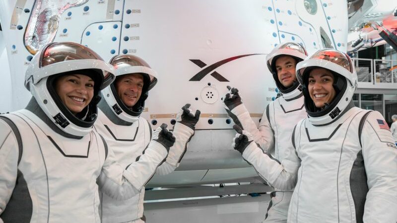 SpaceX Unveils Polaris Dawn Mission EVA Suit
