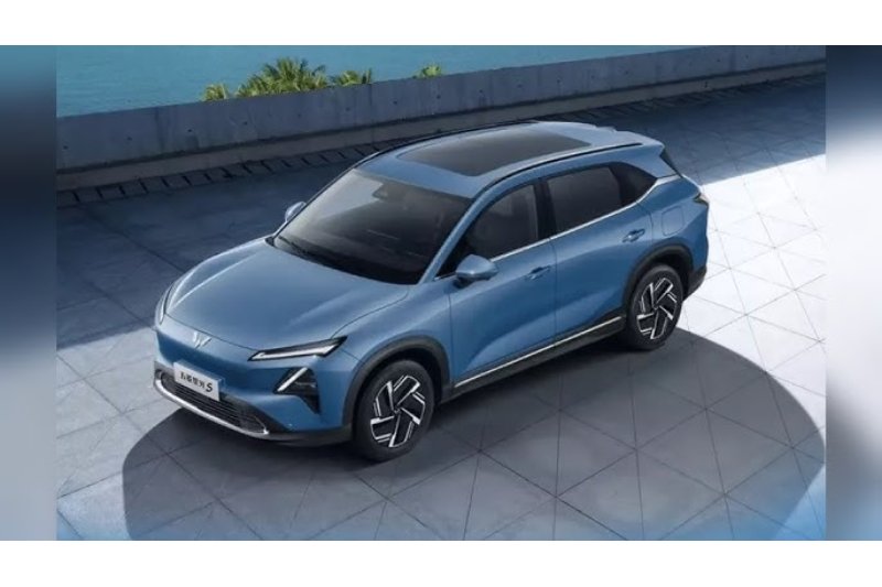 GM’s Wuling Unveils Plug-In Hybrid and Electric Starlight S Crossover