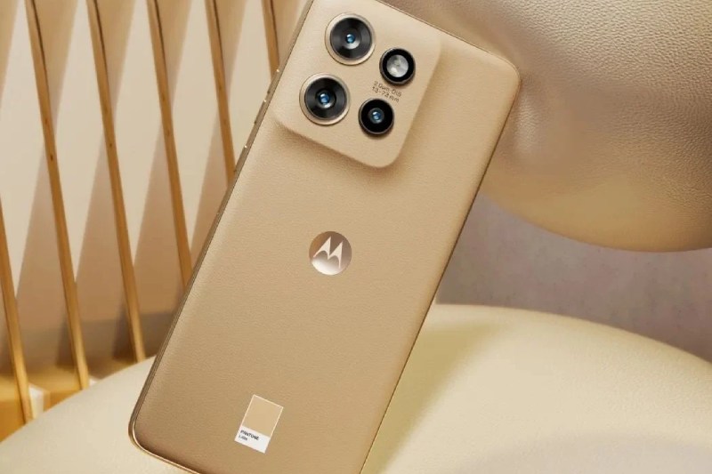 Moto S50 Compact Launched: Dimensity 7300, Triple Cameras With 50MP, 6.36 120Hz OLED
