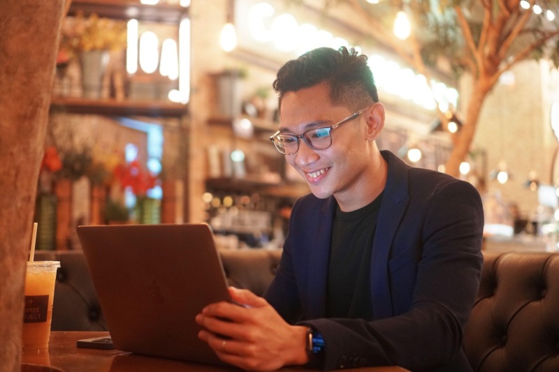 Unlock 7-Figure Growth: Royan Nidea’s Expert Guide to Scaling with Virtual Assistants