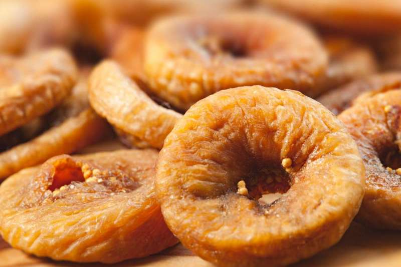 5 Amazing Advantages Of Eating Soaked Figs Before Bed Each Day