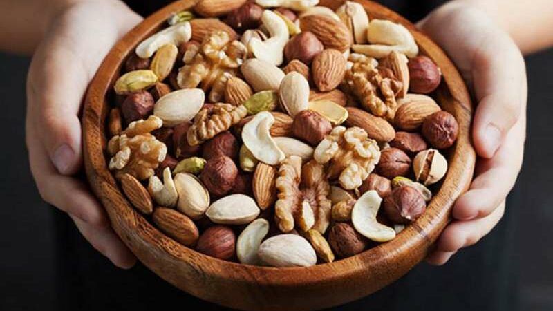 5 Superfoods to Include in Your Meals to Combat Winter Laziness