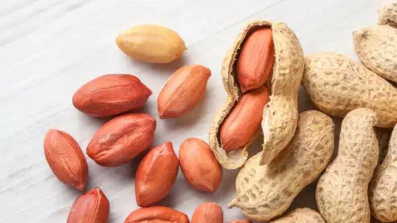 8 Health Advantages of Including Peanuts in Your Snacks