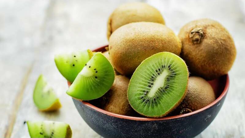8 Surprising Advantages of Eating Kiwi for Better Health