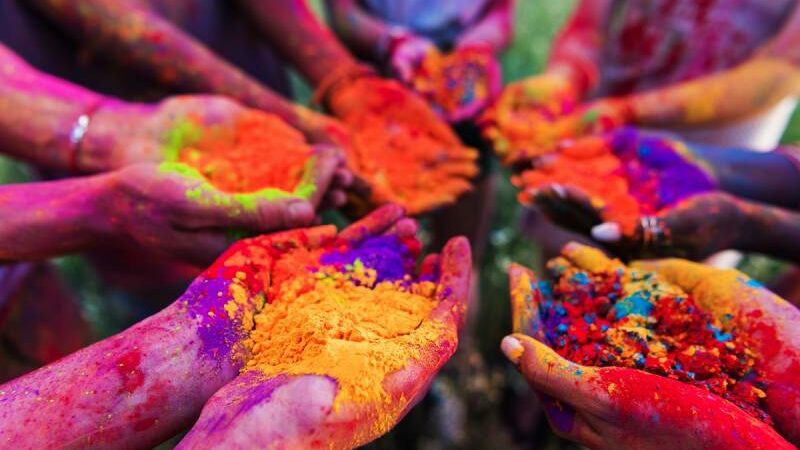 Happy Holi 2025: Important Skincare Tips Before and After Holi