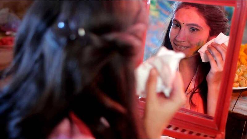 Holi 2025: 5 Easy Ways to Remove Face Color After Holi