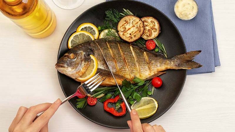 Avoid These 5 Foods Eating With Fish