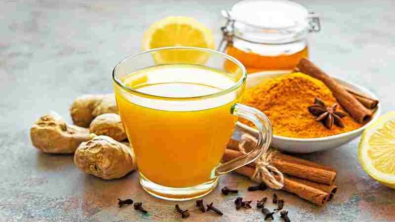 Top 4 Health Benefits of Consuming a Haldi Shot Every Morning