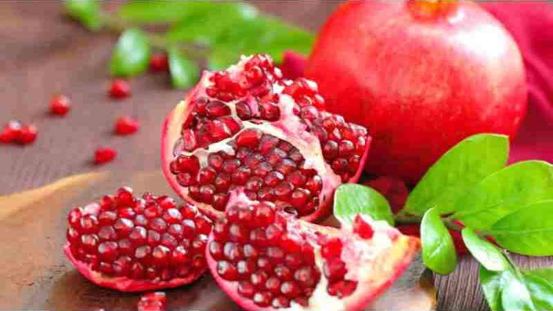 Pomegranate Benefits: 5 Reasons to Consume Pomegranates in Breakfast