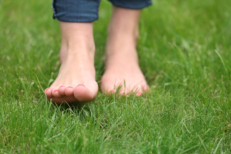 Top 5 Surprising Advantages Of Barefoot Walking