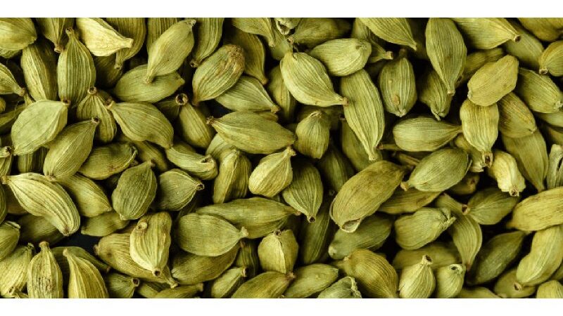 6 Unknown Health and Beauty Benefits of Cardamom