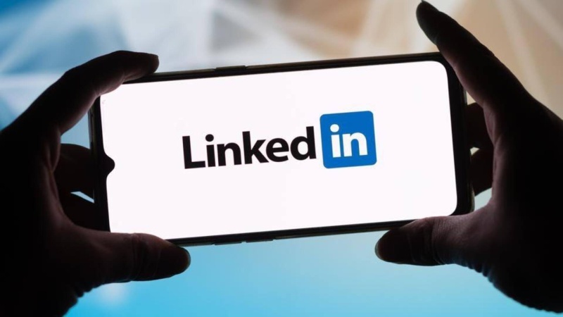 LinkedIn Paying Up to Rs 14,000 an Hour to Help Train AI Models