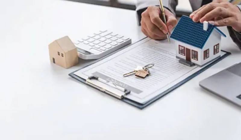 Why Should Real Estate Firms Consider Outsourced Bookkeeping Services? 
