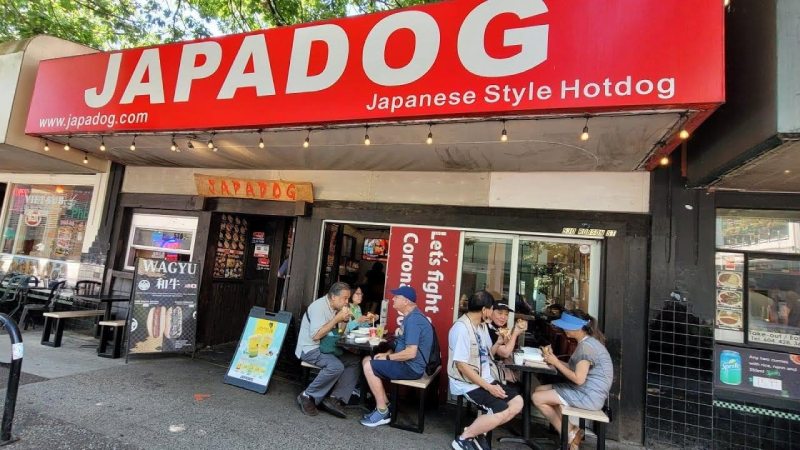 Robert Lawrence Vancouver Highlights JAPADOG on Robson Street, a Vancouver Street-Food Icon